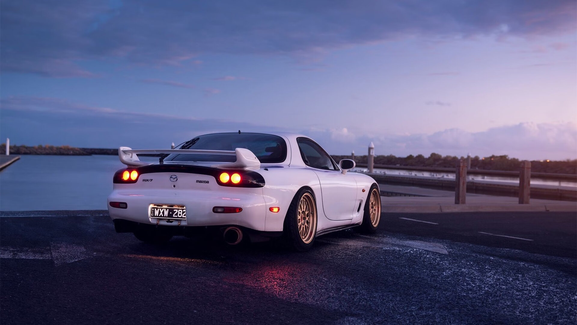 《虚拟偶像助阵:电竞比赛引入新元素》,虚拟 偶像