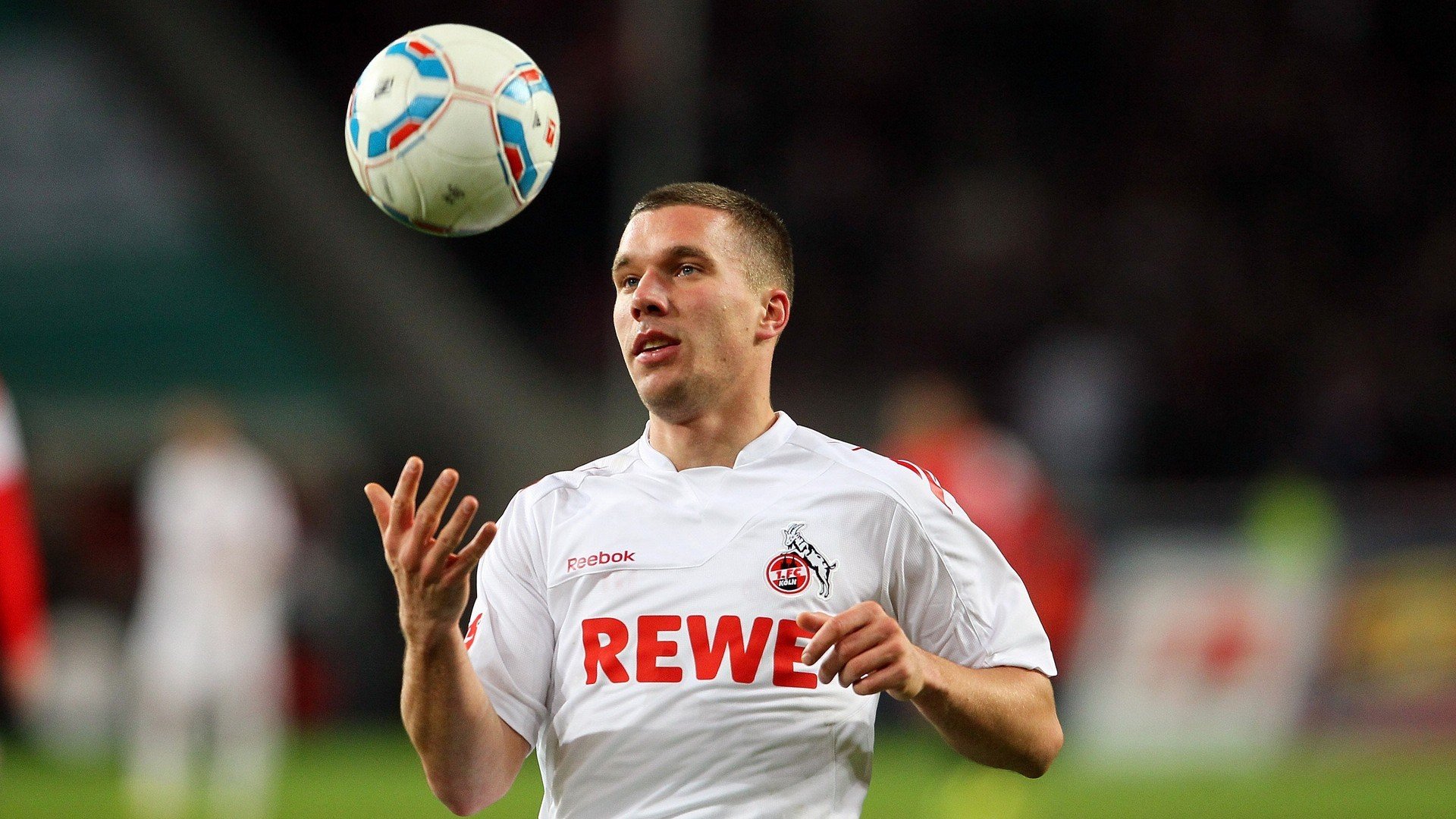 平台上线历史进球合集回顾经典激发老球迷情怀共鸣，历史进球效率