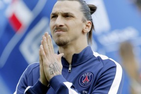 开云在线直播-乔治·巴尔：全黑队的“防守型中场”，出色的拦截和传球能力让他成为球队中场支柱